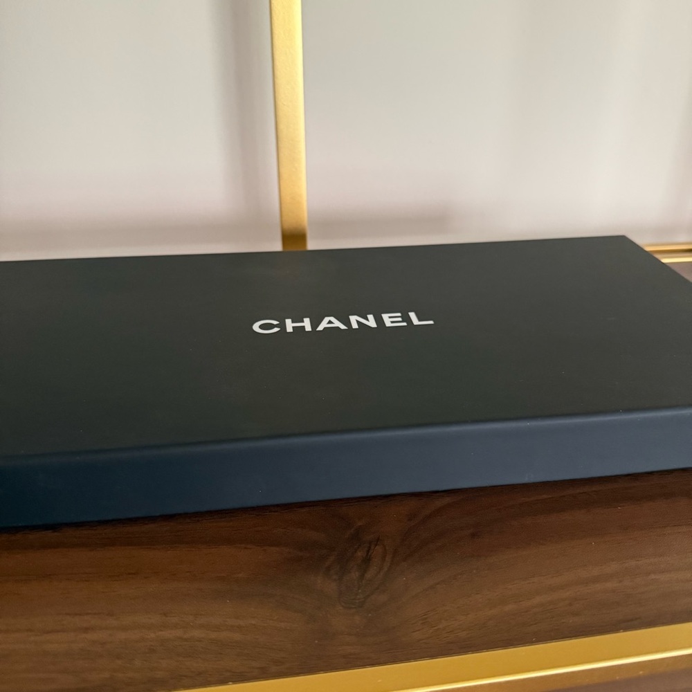 Chanel Long Slim Box with Ribbon - Picture 5 of 6